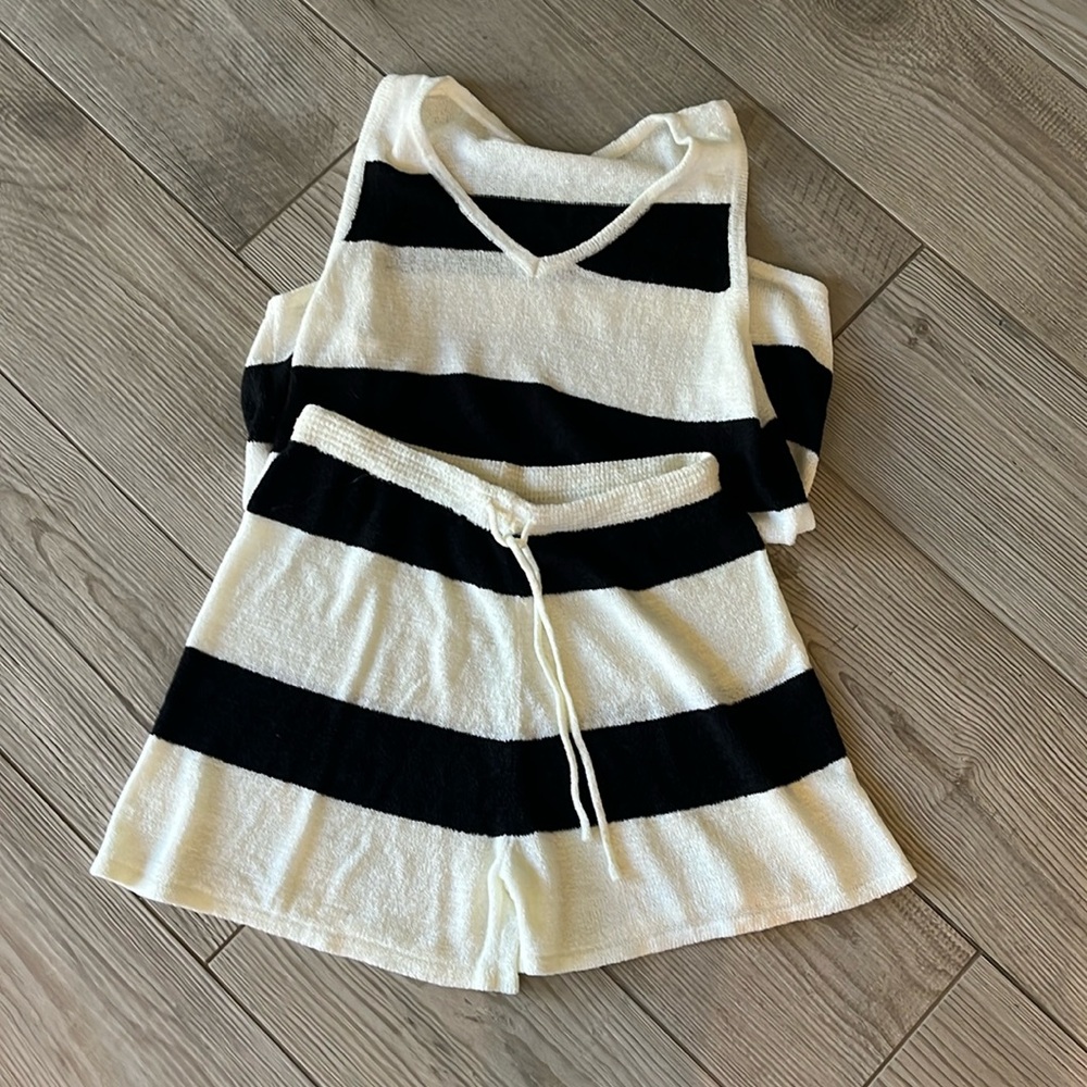 2 piece short set white/black